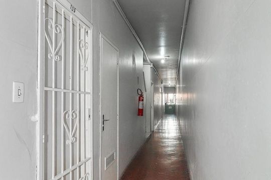 Corredor de apartamento para alugar com 1 quarto, 40m² em Auxiliadora, Porto Alegre