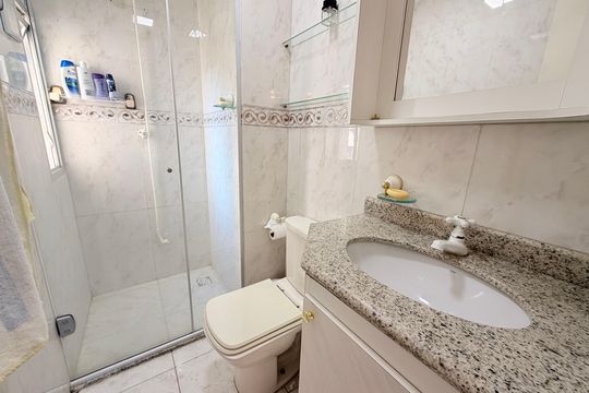 Banheiro Social de apartamento para alugar com 3 quartos, 76m² em Anhangabaú, Jundiaí