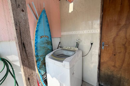 Área de serviço de kitnet/studio para alugar com 1 quarto, 43m² em Curicica, Rio de Janeiro