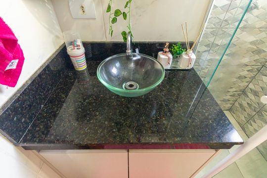 Banheiro de apartamento à venda com 1 quarto, 29m² em Vila Esperança, São Paulo