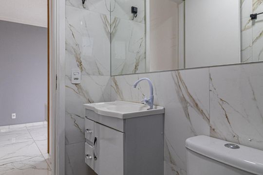 Banheiro de apartamento para alugar com 2 quartos, 45m² em Cidade Líder, São Paulo