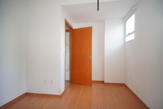 Quarto de apartamento à venda com 1 quarto, 44m² em Rubem Berta, Porto Alegre