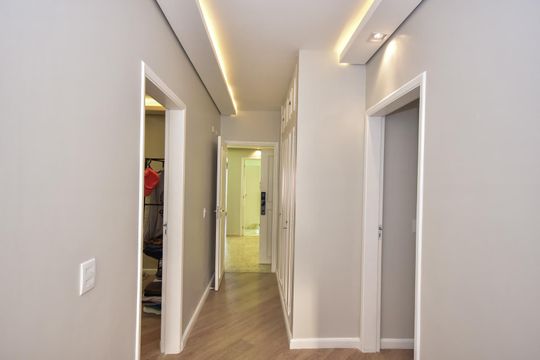 Corredor de apartamento para alugar com 4 quartos, 200m² em Vila Andrade, São Paulo