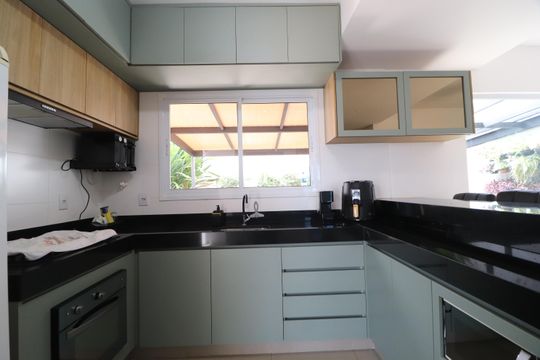 Cozinha de casa de condomínio para alugar com 3 quartos, 82m² em Granja Marileusa, Uberlândia