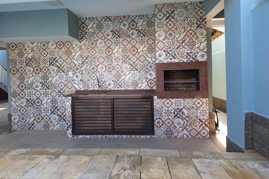 Quintal de casa à venda com 7 quartos, 400m² em Piratininga, Niterói
