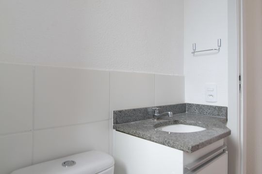 Banheiro Social de apartamento para alugar com 2 quartos, 60m² em Jardim Guanabara, Belo Horizonte