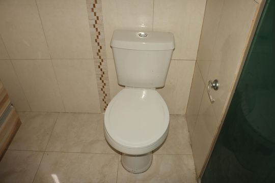 Banheiro social de apartamento à venda com 3 quartos, 68m² em Vila Ivone, São Paulo