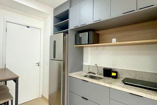 Cozinha de kitnet/studio para alugar com 1 quarto, 24m² em Pinheiros, São Paulo