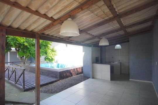 Área externa de casa para alugar com 2 quartos, 100m² em Campina, São Leopoldo