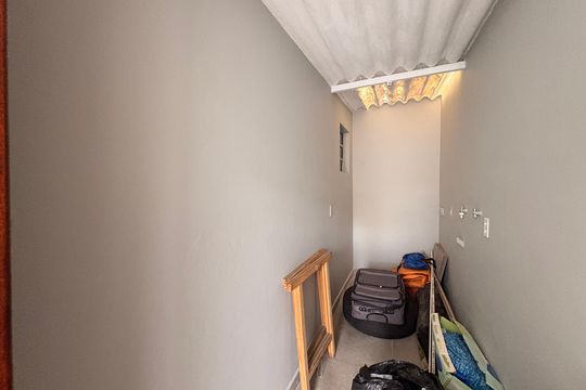 Lavanderia de casa à venda com 3 quartos, 149m² em Vila Scarpelli, Santo André