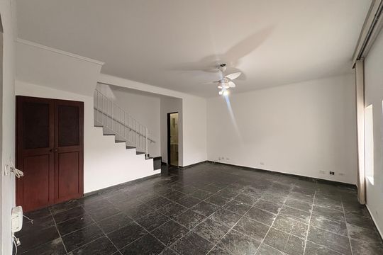 Casa à venda com 3 quartos, 149m² em Vila Scarpelli, Santo André