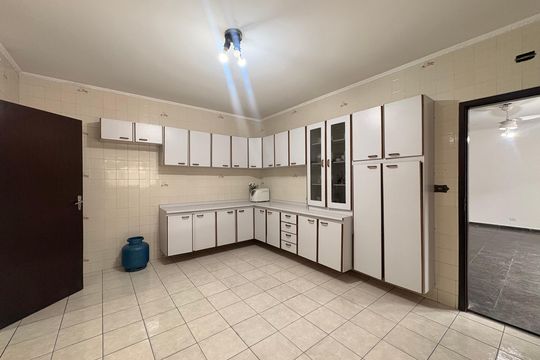 Cozinha de casa à venda com 3 quartos, 149m² em Vila Scarpelli, Santo André