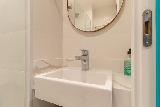 Banheiro de kitnet/studio à venda com 1 quarto, 23m² em Itaim Bibi, São Paulo