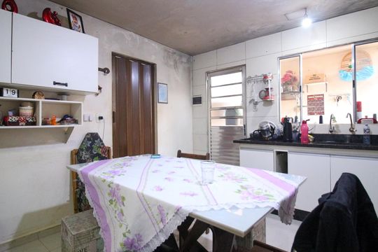Cozinha 2 de casa à venda com 3 quartos, 180m² em Jardim Colorado, São Paulo