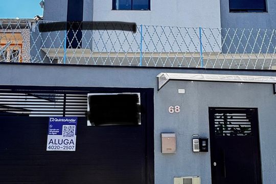 Placa de kitnet/studio para alugar com 1 quarto, 20m² em Bangú, Santo André