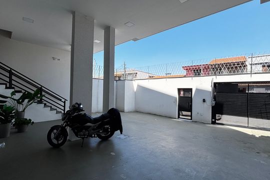Garagem de kitnet/studio para alugar com 1 quarto, 20m² em Bangú, Santo André