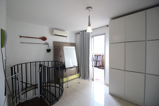 Sala 2 de apartamento à venda com 3 quartos, 158m² em Taquara, Rio de Janeiro