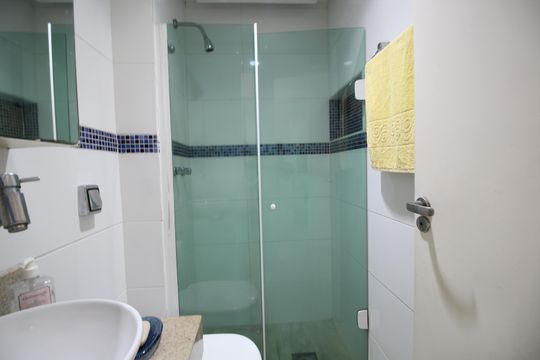 Banheiro Social de apartamento para alugar com 3 quartos, 158m² em Taquara, Rio de Janeiro