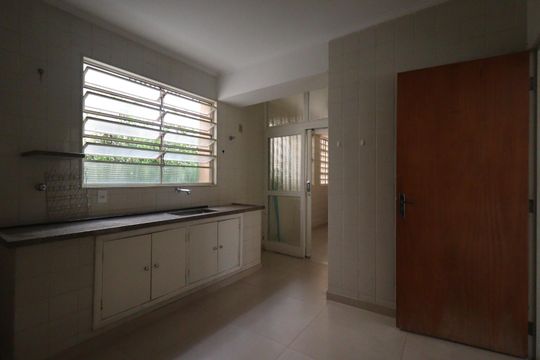 Cozinha de apartamento para alugar com 3 quartos, 93m² em Jardim Irajá, Ribeirão Preto