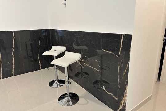 Sala de apartamento à venda com 2 quartos, 76m² em Empresarial 18 do Forte, Barueri