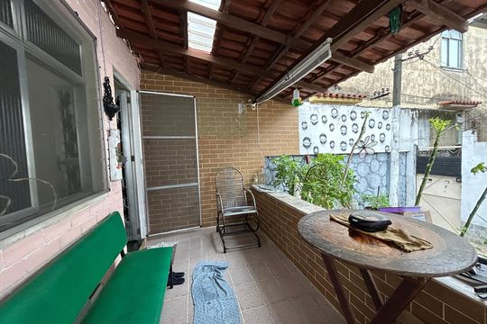 Varanda de casa à venda com 2 quartos, 118m² em Vaz Lobo, Rio de Janeiro