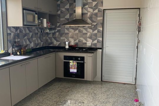 Casa à venda com 2 quartos, 300m² em Brás de Pina, Rio de Janeiro