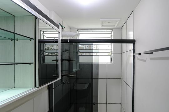 Banheiro Social de apartamento para alugar com 2 quartos, 48m² em Loteamento Mogilar, Mogi das Cruzes