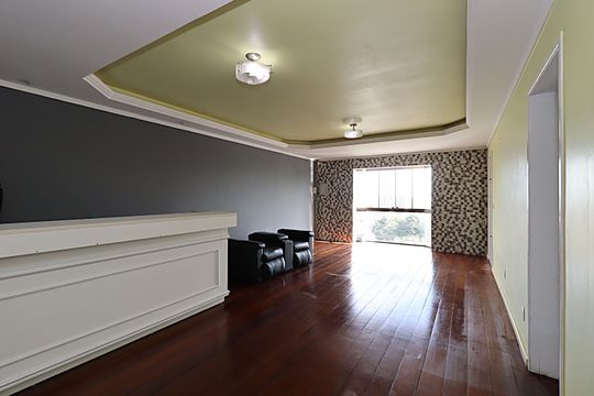 Sala 1 de apartamento para alugar com 2 quartos, 150m² em Vila Jardim, Porto Alegre