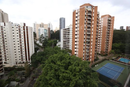 Vista de apartamento à venda com 8 quartos, 300m² em Vila Suzana, São Paulo