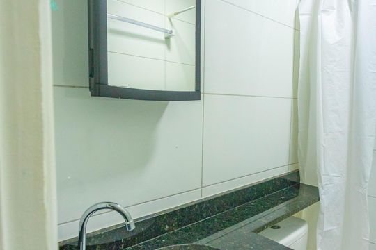 Banheiro  de kitnet/studio para alugar com 1 quarto, 31m² em Taboão, São Bernardo do Campo