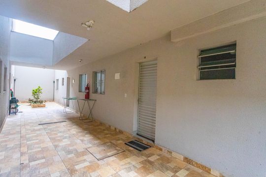 Entrada  de kitnet/studio para alugar com 1 quarto, 31m² em Taboão, São Bernardo do Campo