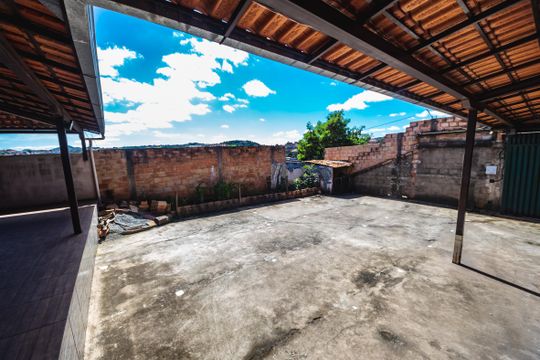Casa à venda com 1 quarto, 88m² em Dom Silvério, Belo Horizonte