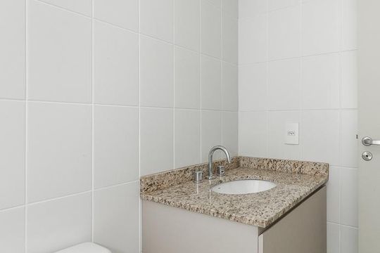 Banheiro da Suíte de apartamento à venda com 3 quartos, 70m² em Jardim Carvalho, Porto Alegre