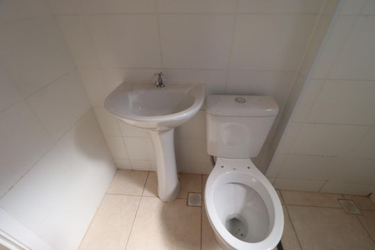 Banheiro de apartamento para alugar com 2 quartos, 43m² em Residencial Parque dos Servidores, Ribeirão Preto