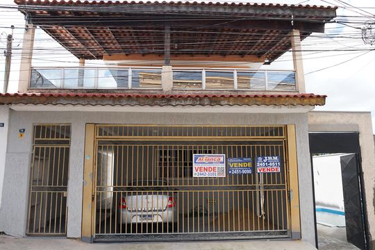 Fachada de casa à venda com 3 quartos, 230m² em Jardim do Papai, Guarulhos