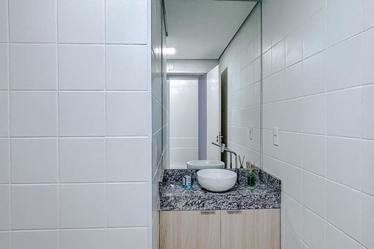 Banheiro de kitnet/studio à venda com 1 quarto, 25m² em Cidade Mãe do Céu, São Paulo