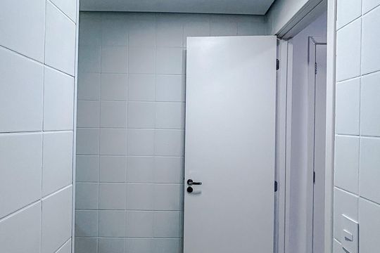Banheiro de kitnet/studio à venda com 1 quarto, 25m² em Cidade Mãe do Céu, São Paulo