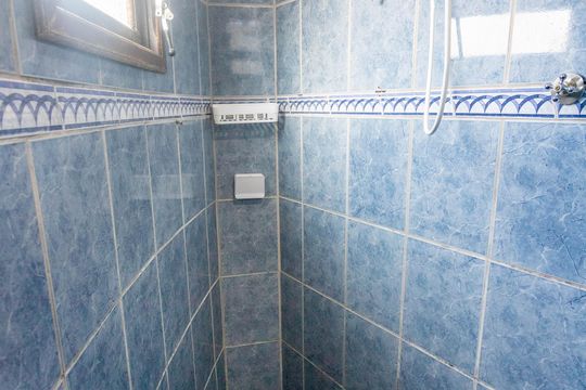 Casa 1 - Banheiro da suíte  de casa à venda com 5 quartos, 343m² em Taboão, Diadema