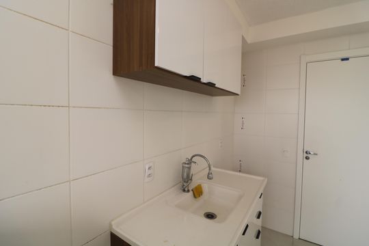Cozinha de apartamento para alugar com 2 quartos, 42m² em Vila Ema, São Paulo