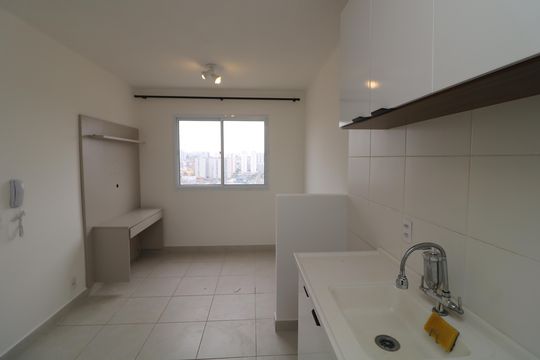 Cozinha de apartamento para alugar com 2 quartos, 42m² em Vila Ema, São Paulo