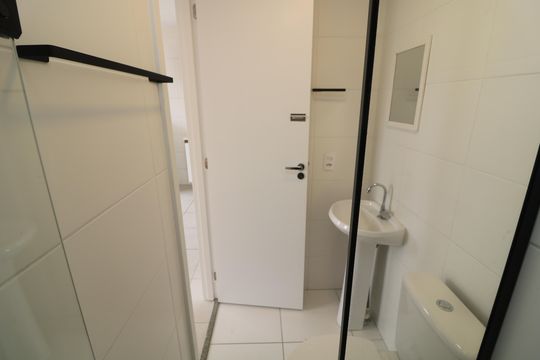 Banheiro de apartamento para alugar com 2 quartos, 42m² em Vila Ema, São Paulo