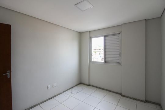Quarto 1 de apartamento para alugar com 2 quartos, 67m² em Dom Joaquim, Belo Horizonte