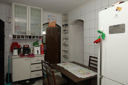 Cozinha de casa à venda com 3 quartos, 200m² em Vila Brasil, São Paulo