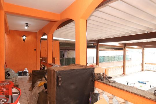 Varanda de casa à venda com 3 quartos, 200m² em Vila Brasil, São Paulo