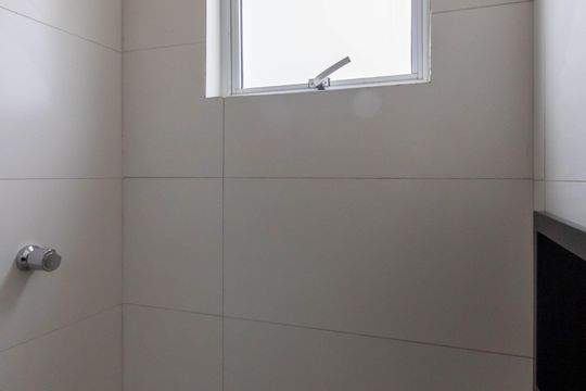 Banheiro Social de apartamento à venda com 2 quartos, 46m² em Jardim Aida, Guarulhos