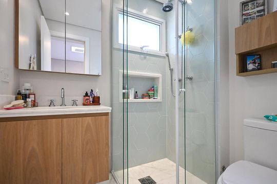 Banheiro Suíte 2 de apartamento à venda com 3 quartos, 180m² em Vila Suzana, São Paulo