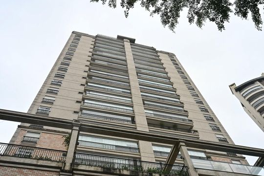 Fachada de apartamento à venda com 3 quartos, 180m² em Vila Suzana, São Paulo