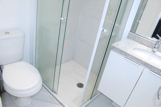 Banheiro social de kitnet/studio à venda com 1 quarto, 23m² em Centro Histórico de São Paulo, São Paulo