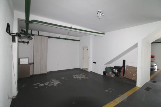 Garagem de casa à venda com 2 quartos, 120m² em Água Fria, São Paulo