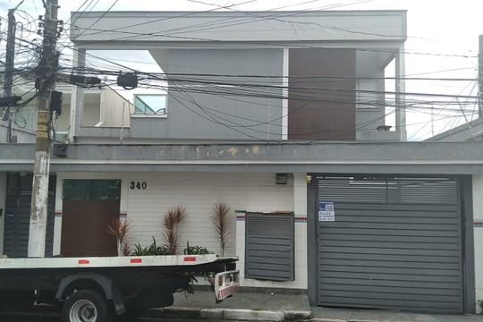 Fachada  de casa à venda com 2 quartos, 120m² em Água Fria, São Paulo